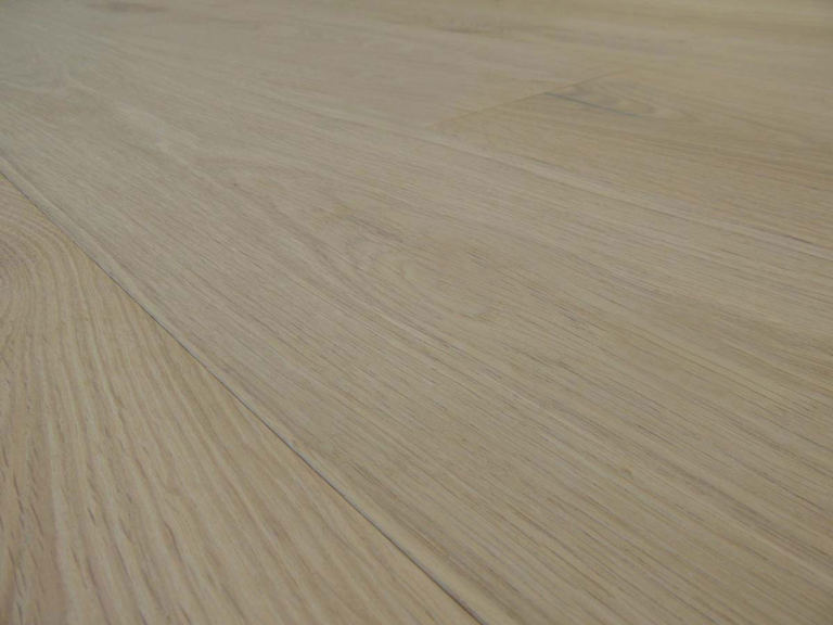 parquet-rovere-naturalizzato-effetto-grezzo-italia