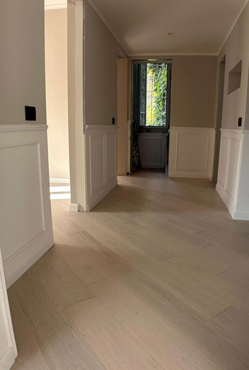 parquet rovere sbiancato maxiplancia con piccoli nodi maxiplancia 01